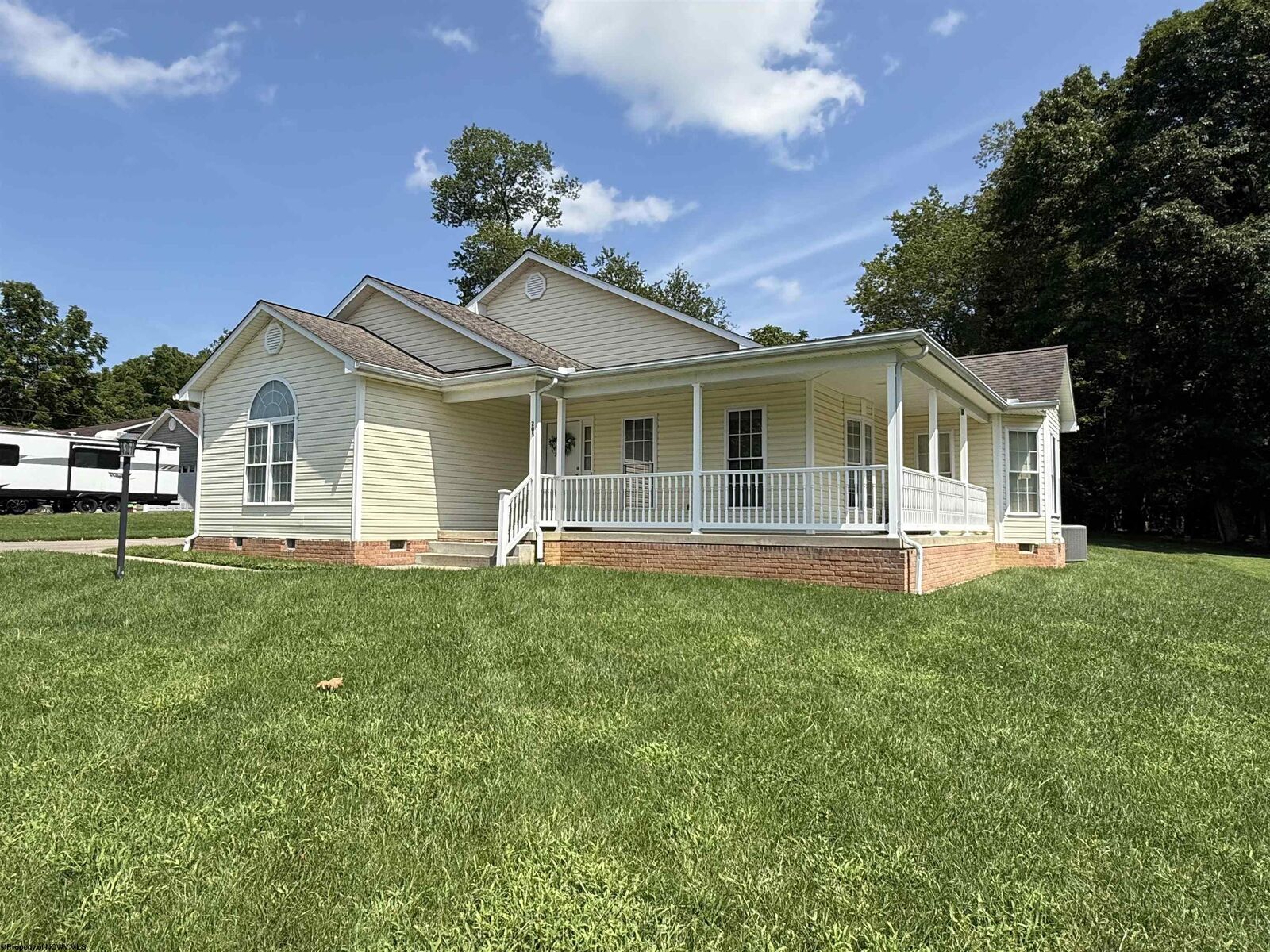 Property Photo:  205 Edgewood Estates Road  WV 26253 