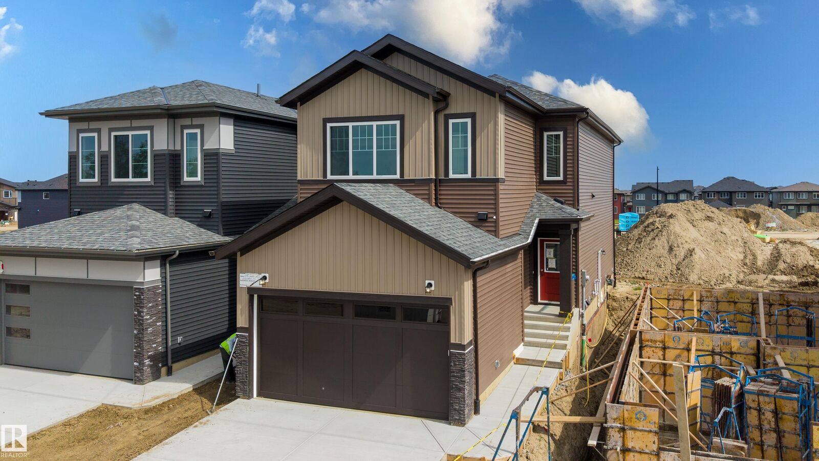 Property Photo:  1798 Crossbill Loop NW  AB T5S 0Y5 