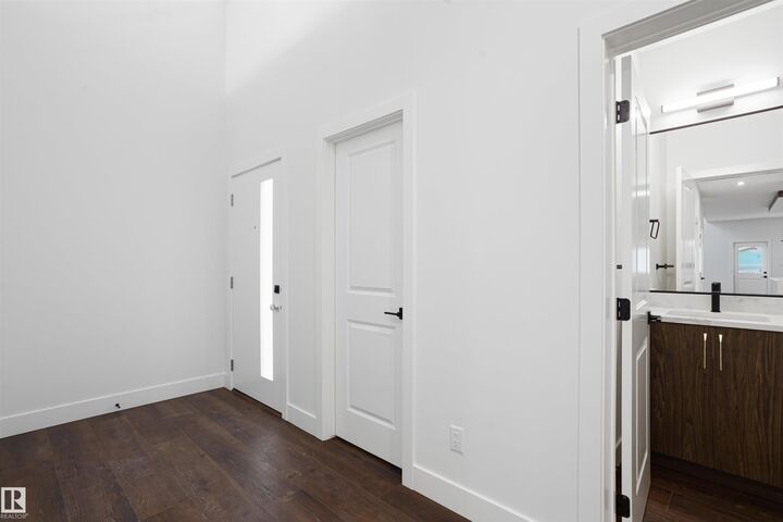 Property Photo:  104 21 Street SW  AB T6X 0B5 