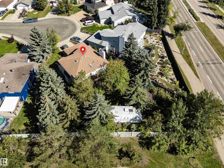 Property Photo: 6208 187B Street NW AB T5T 5T3
