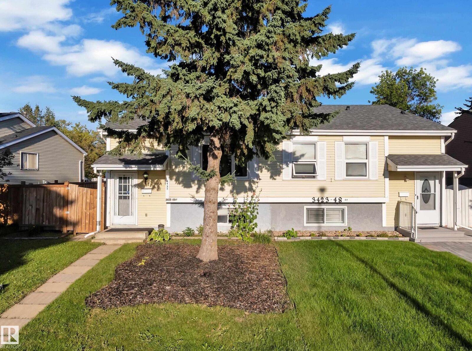 Property Photo:  3425 48 Street NW  AB T6L 3R2 
