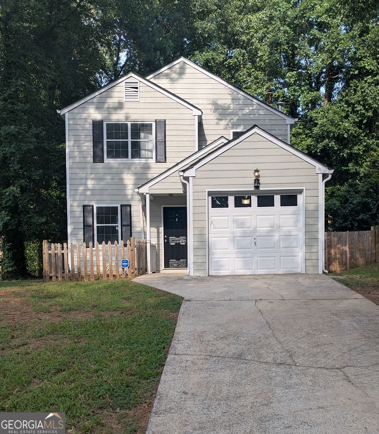 Property Photo: 945 Hemingway Road GA 30088