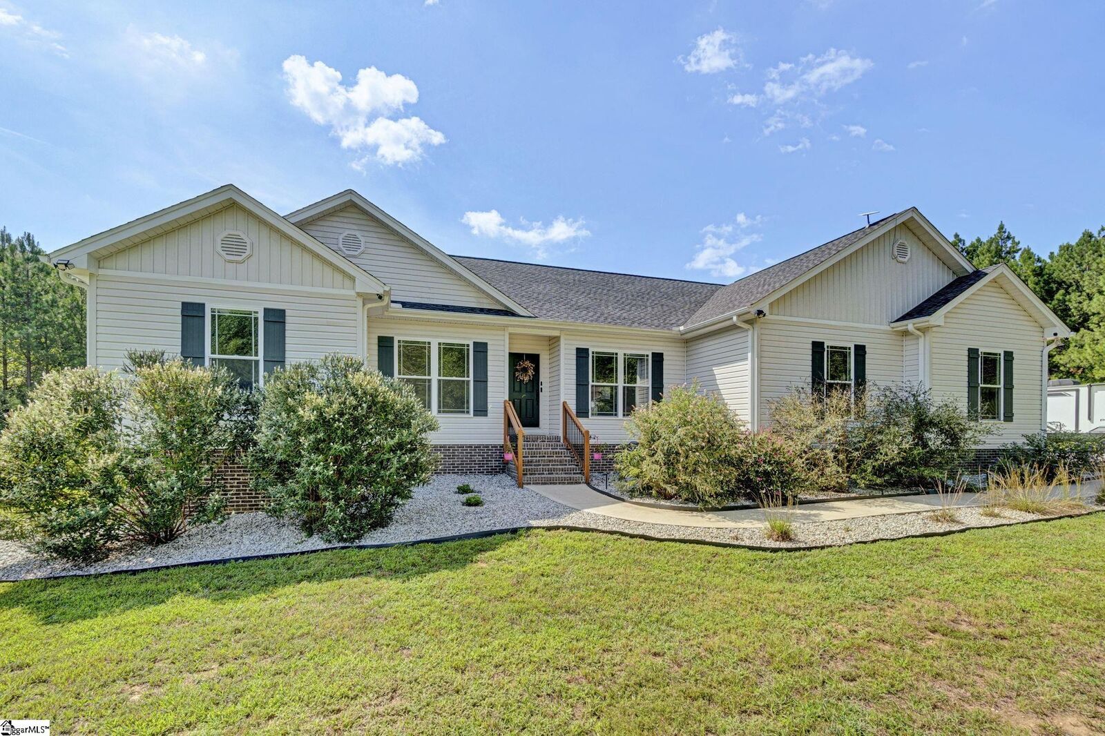 Property Photo:  620 Daventon Road  SC 29654 