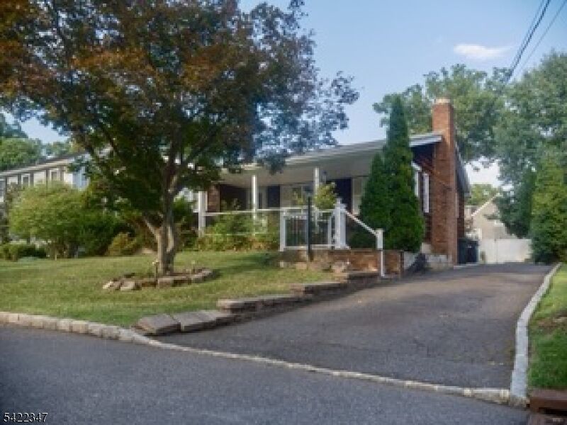 Property Photo:  430 Manor Avenue  NJ 07016 