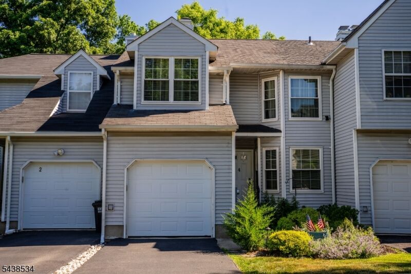 Property Photo:  4 Delaware Ln  NJ 08876 