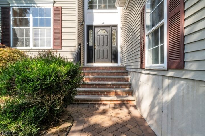 Property Photo:  10 Sutton Ct  NJ 08807 