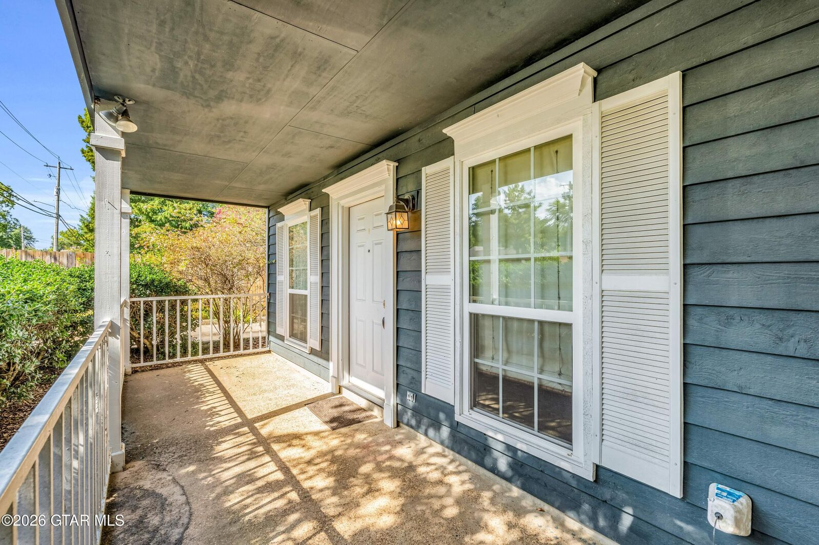 Property Photo:  1064 N Montgomery Street  MS 39759 