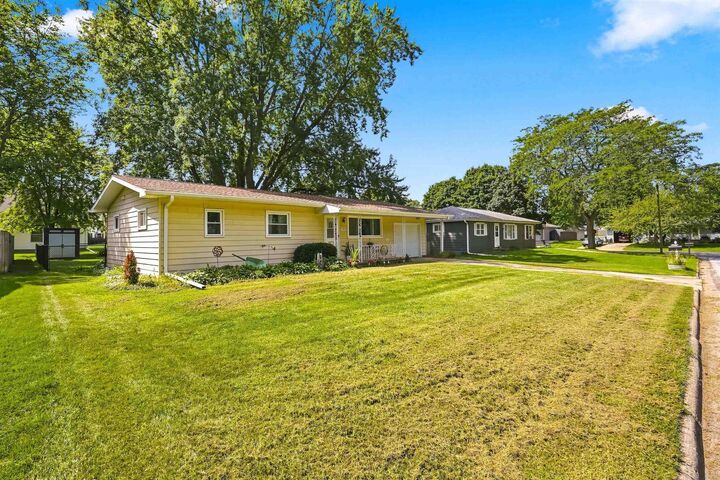 Property Photo:  1015 Greenfield Ave.  IA 50677 