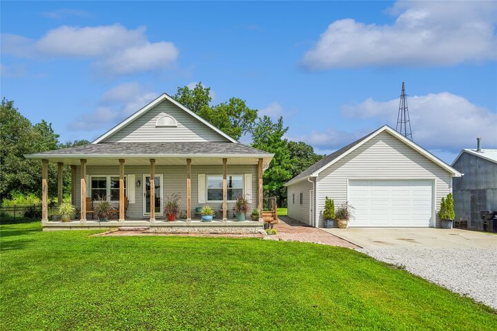 Property Photo:  55327 282nd Street  IA 50010 