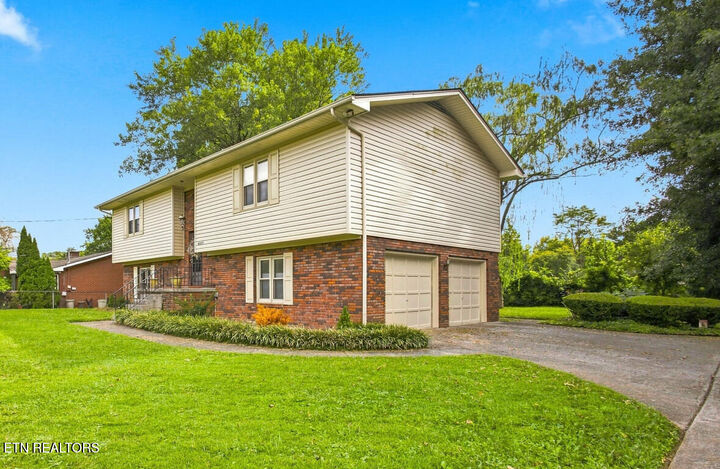 Property Photo: 4997 Beverly Rd TN 37918