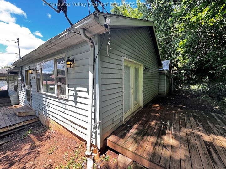 Property Photo:  505 Walker Street  WV 25143 