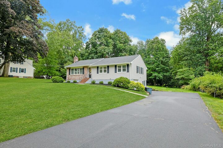 Property Photo:  5 Prides Crossing  NY 10956 