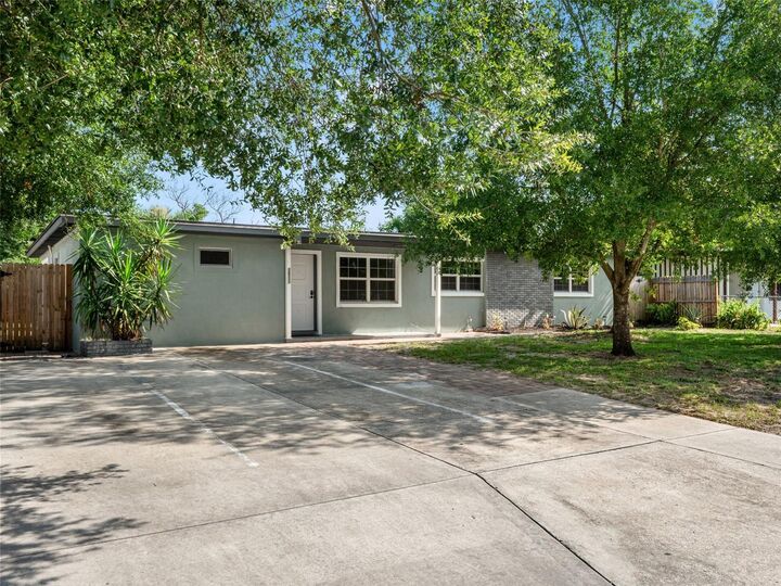 Property Photo: 3813 Edland Drive FL 32812