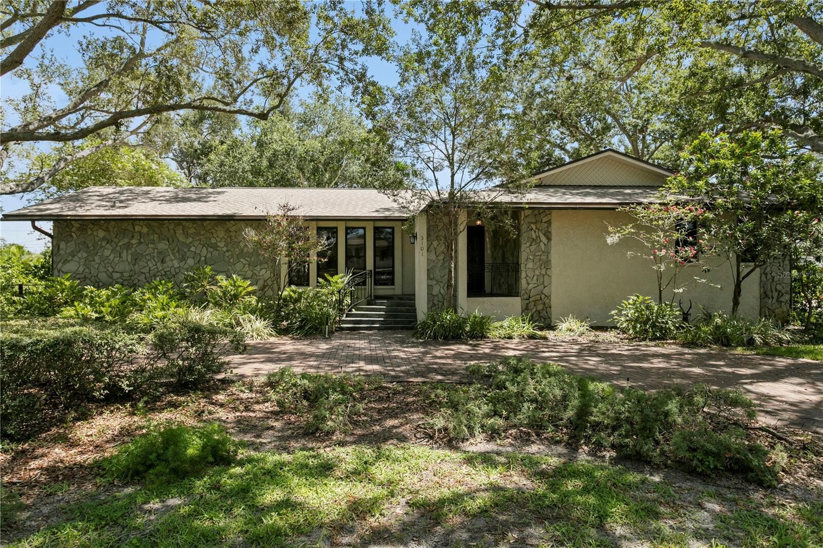 Property Photo:  3101 Walnut Street NE  FL 33704 
