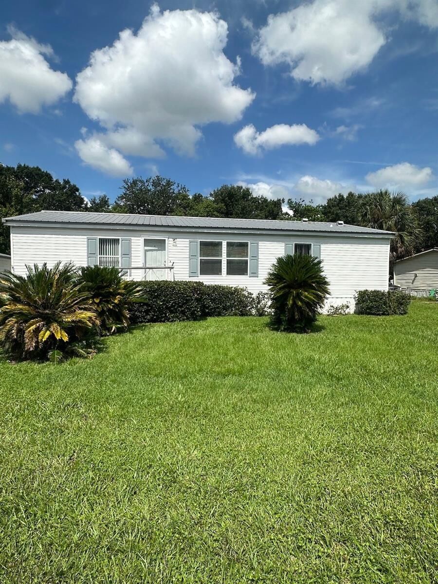 Property Photo: 1096 Carrie Lane FL 34741