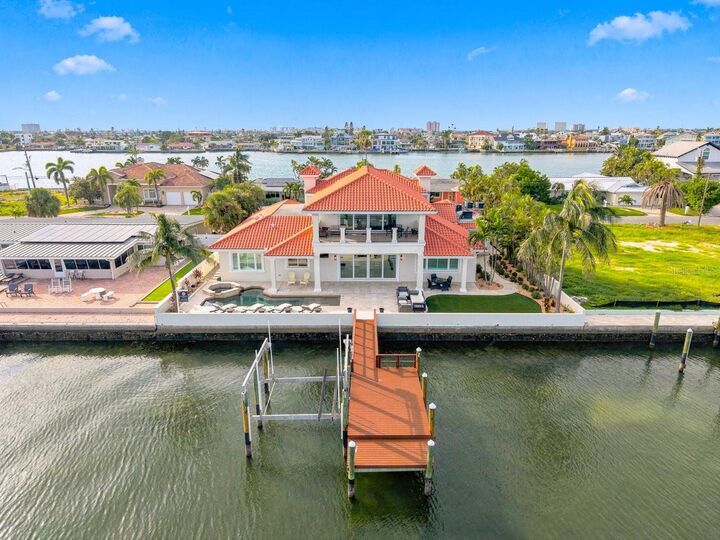 Property Photo:  504 55 Th Avenue  FL 33706 