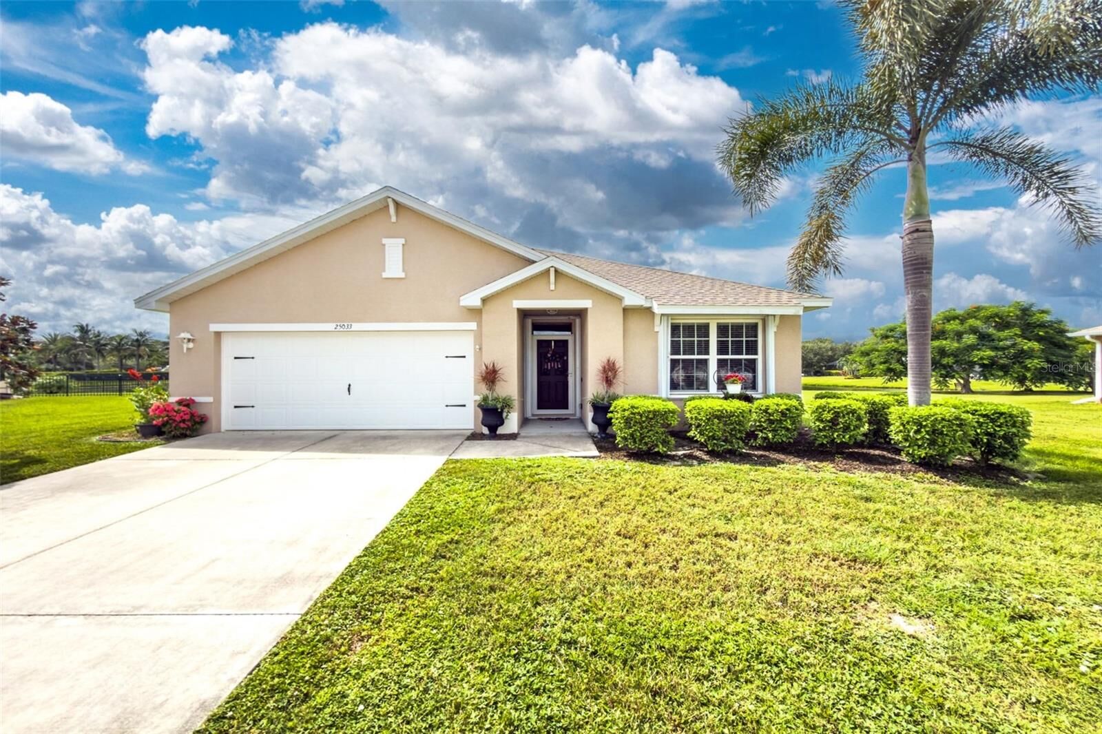 Property Photo:  25033 Lalique Place  FL 33950 