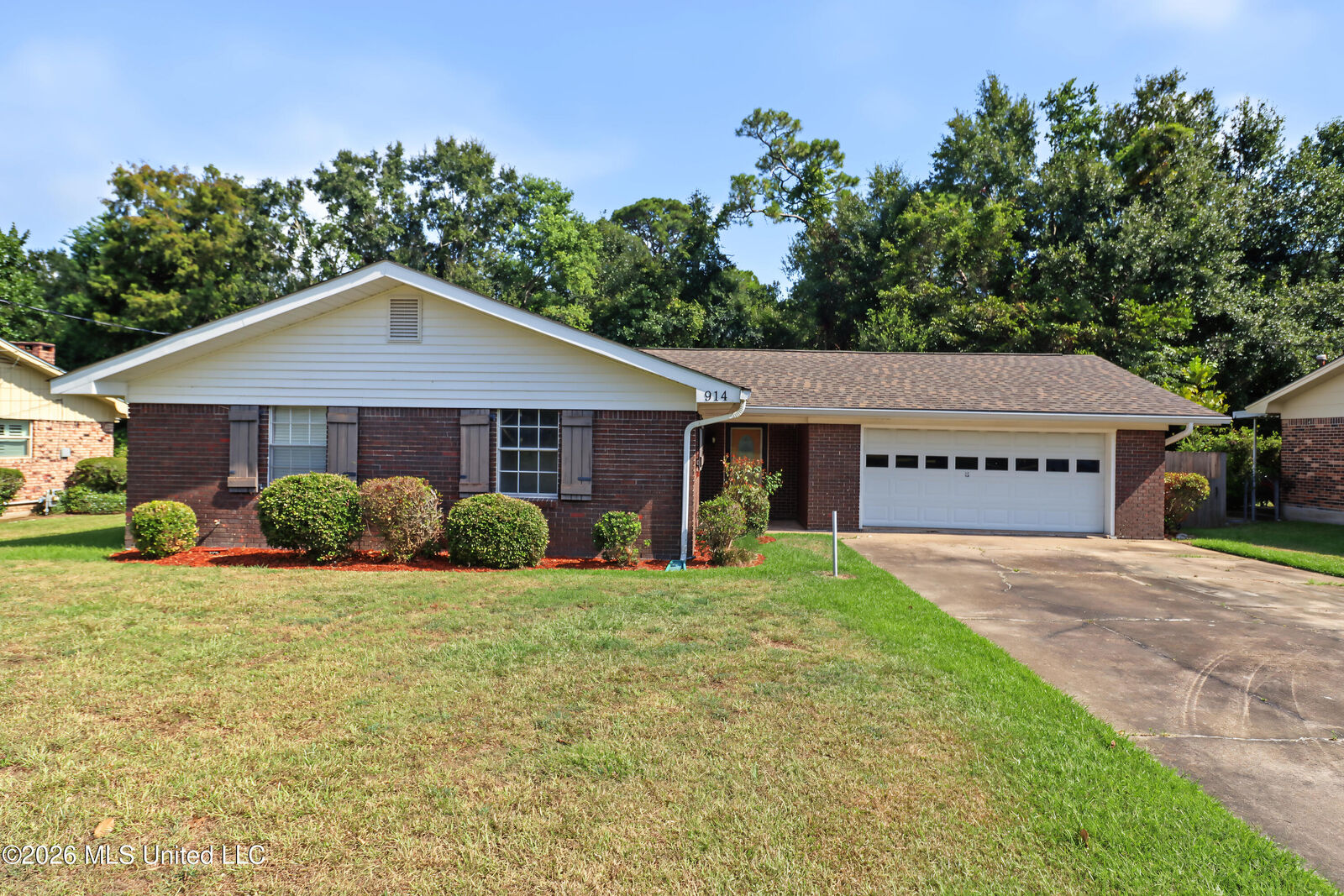 Property Photo: 914 Latil Street MS 39560