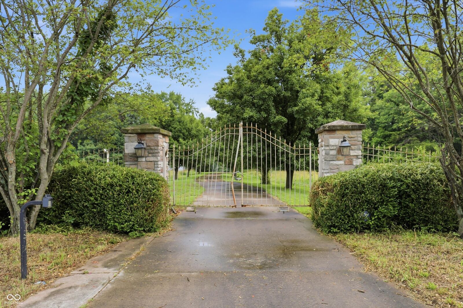 Property Photo: 1577 E State Road 42 IN 47840