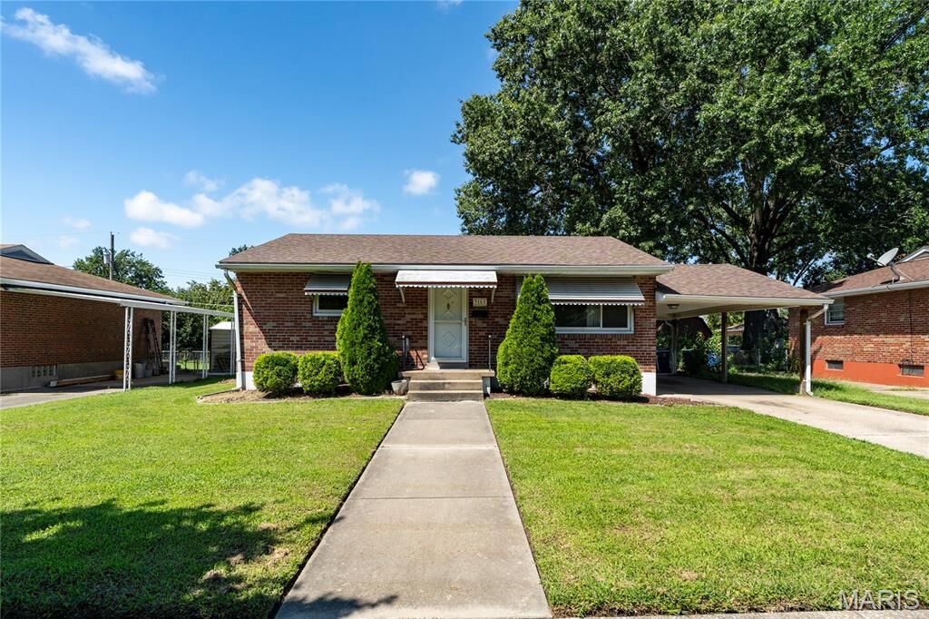 Property Photo:  3161 Carlson Avenue  IL 62040 