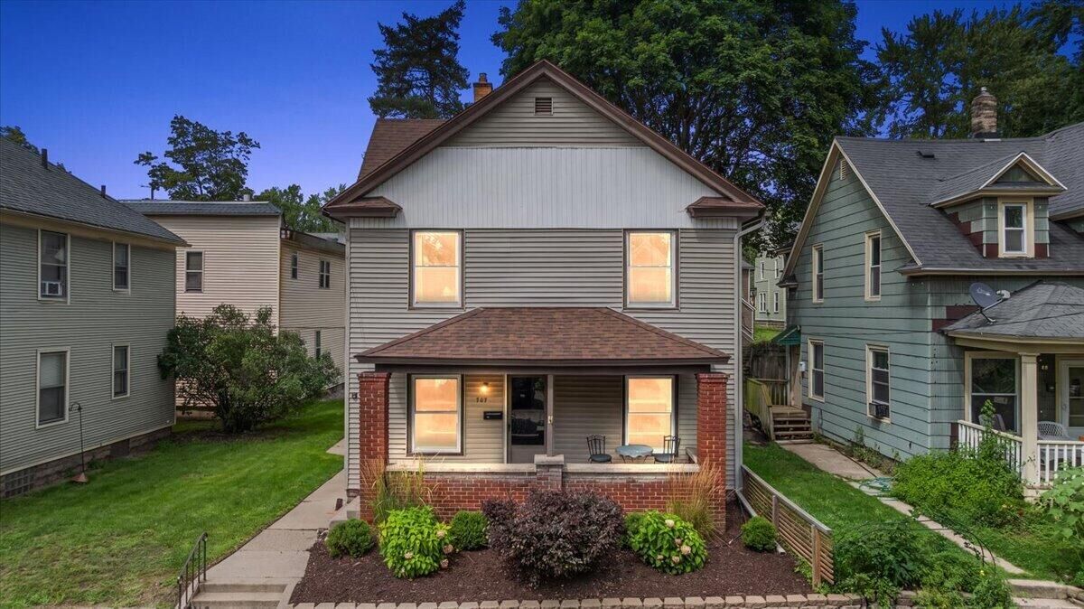 Property Photo:  707 Baldwin Street SE  MI 49503 