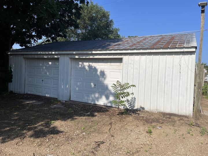 Property Photo:  612 N Crystal Avenue  MI 49022 