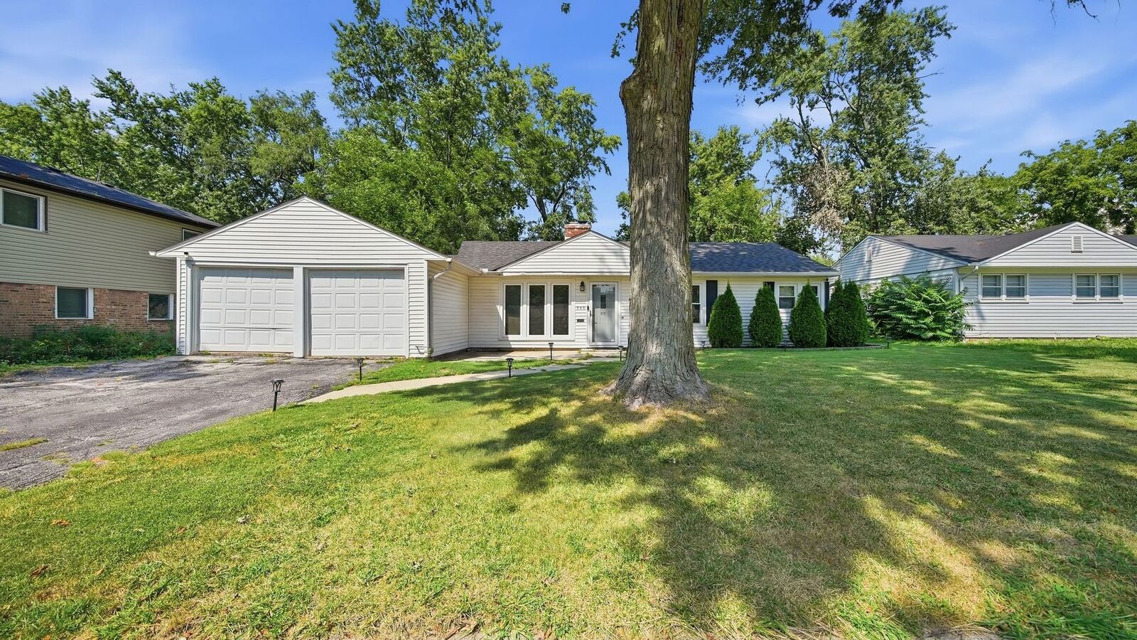 Property Photo:  340 Indianwood Boulevard  IL 60466 