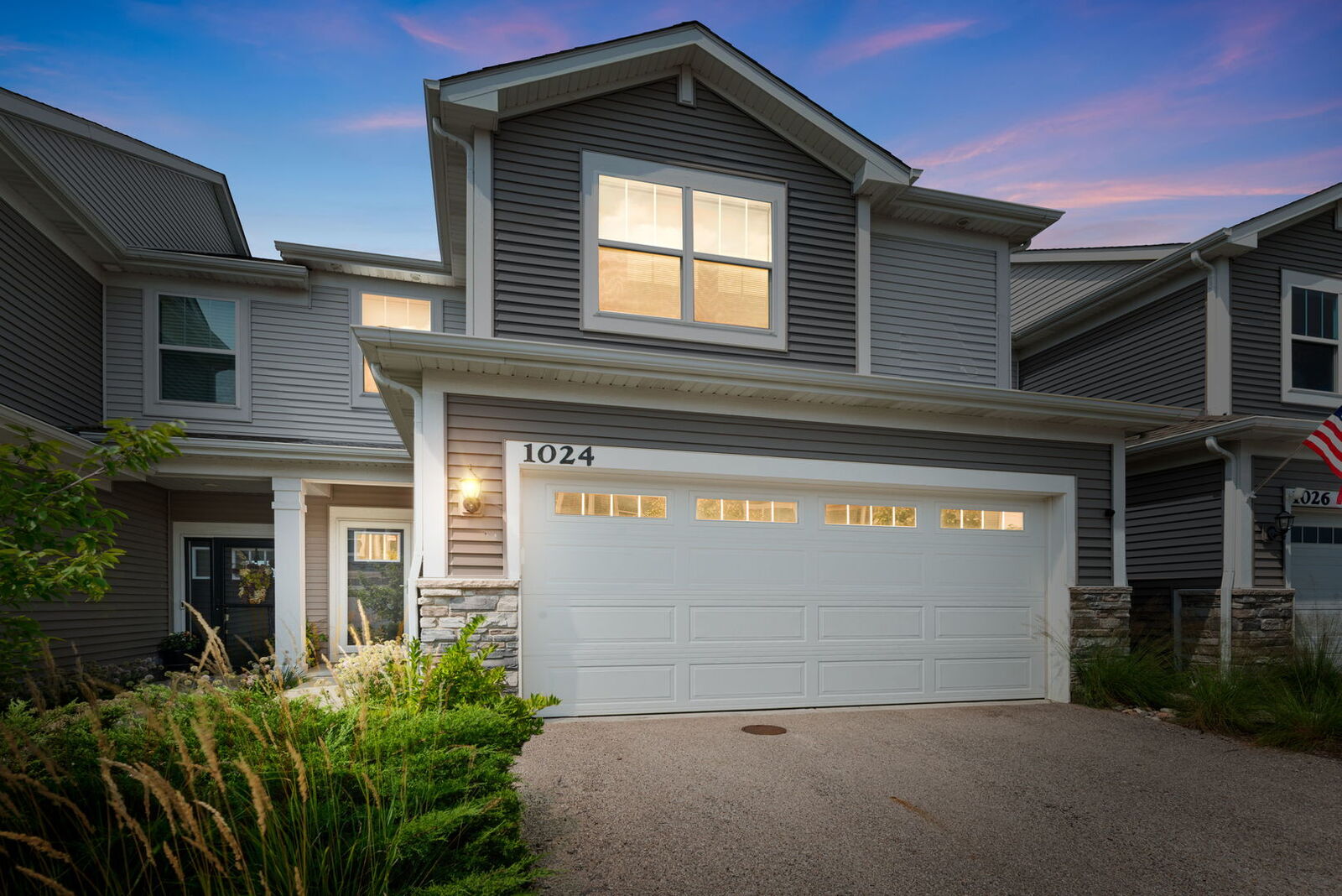Property Photo:  1024 Moraine Drive  IL 60177 