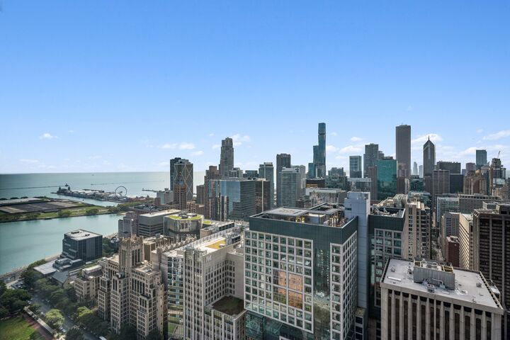 Property Photo:  180 E Pearson Street 4207  IL 60611 