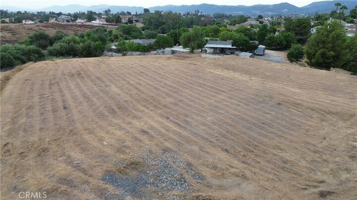 Property Photo:  7 Juniper Street  CA 92562 
