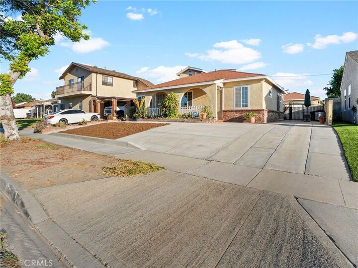 Property Photo:  11248 Foster  CA 90650 