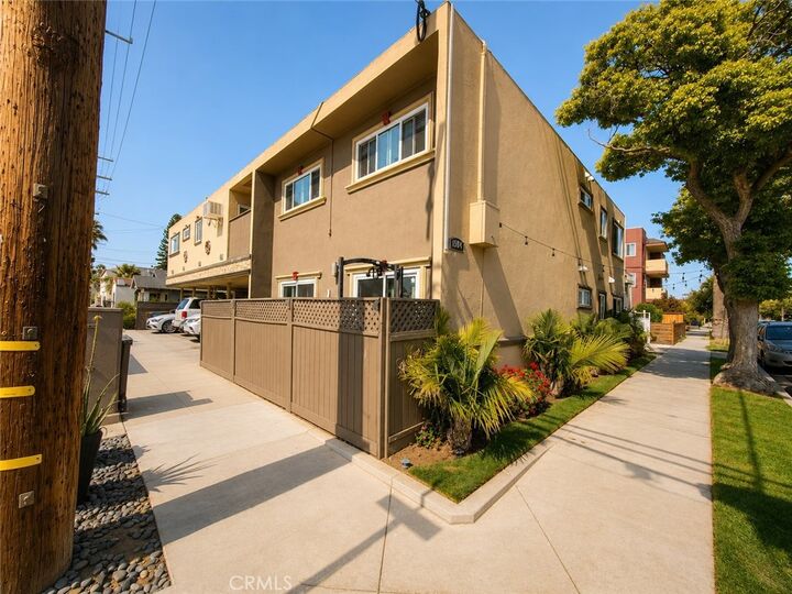 Property Photo: 1805 E 6th CA 90802