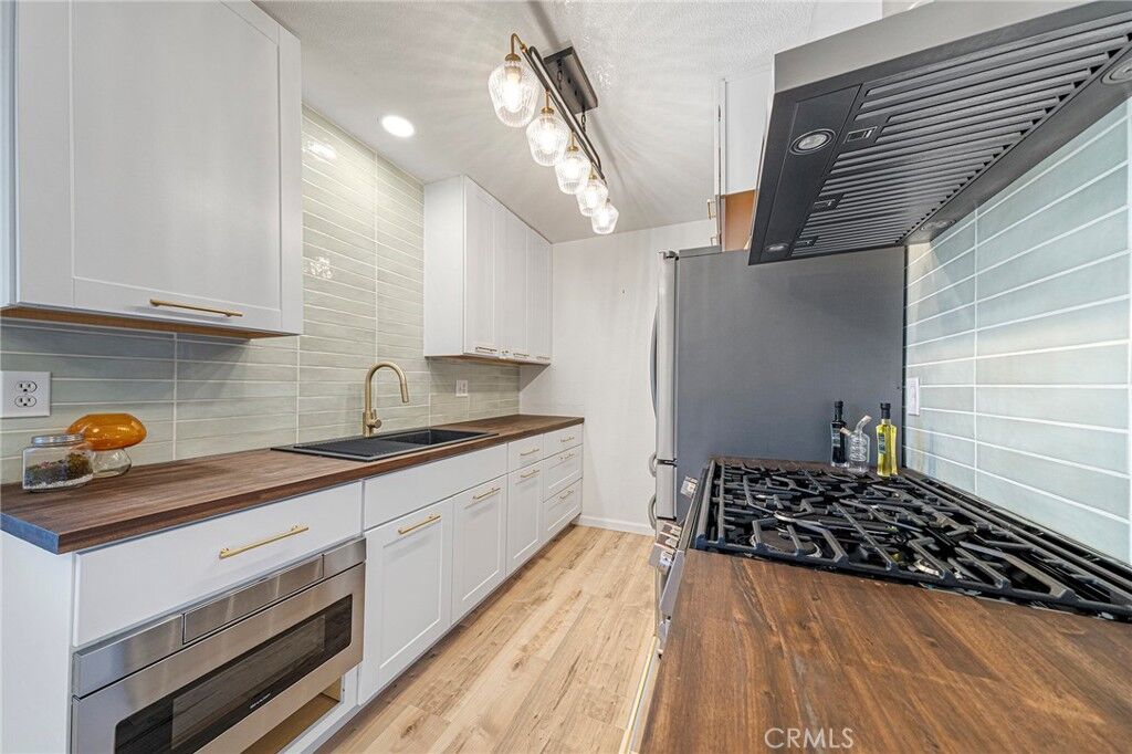 Property Photo:  660 S Glassell Street 54  CA 92866 