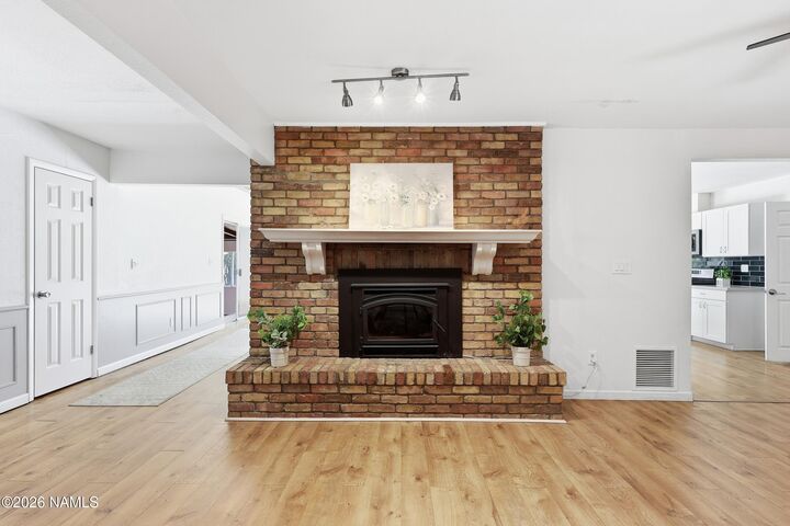 Property Photo:  516 N James Street  AZ 86001 
