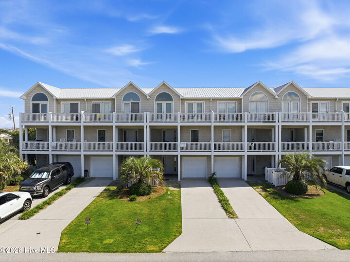 Property Photo:  209 N Avenue  NC 28449 