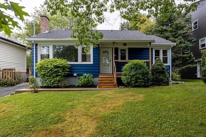 Property Photo:  62 Douglas Crescent  NS B3M 3E3 