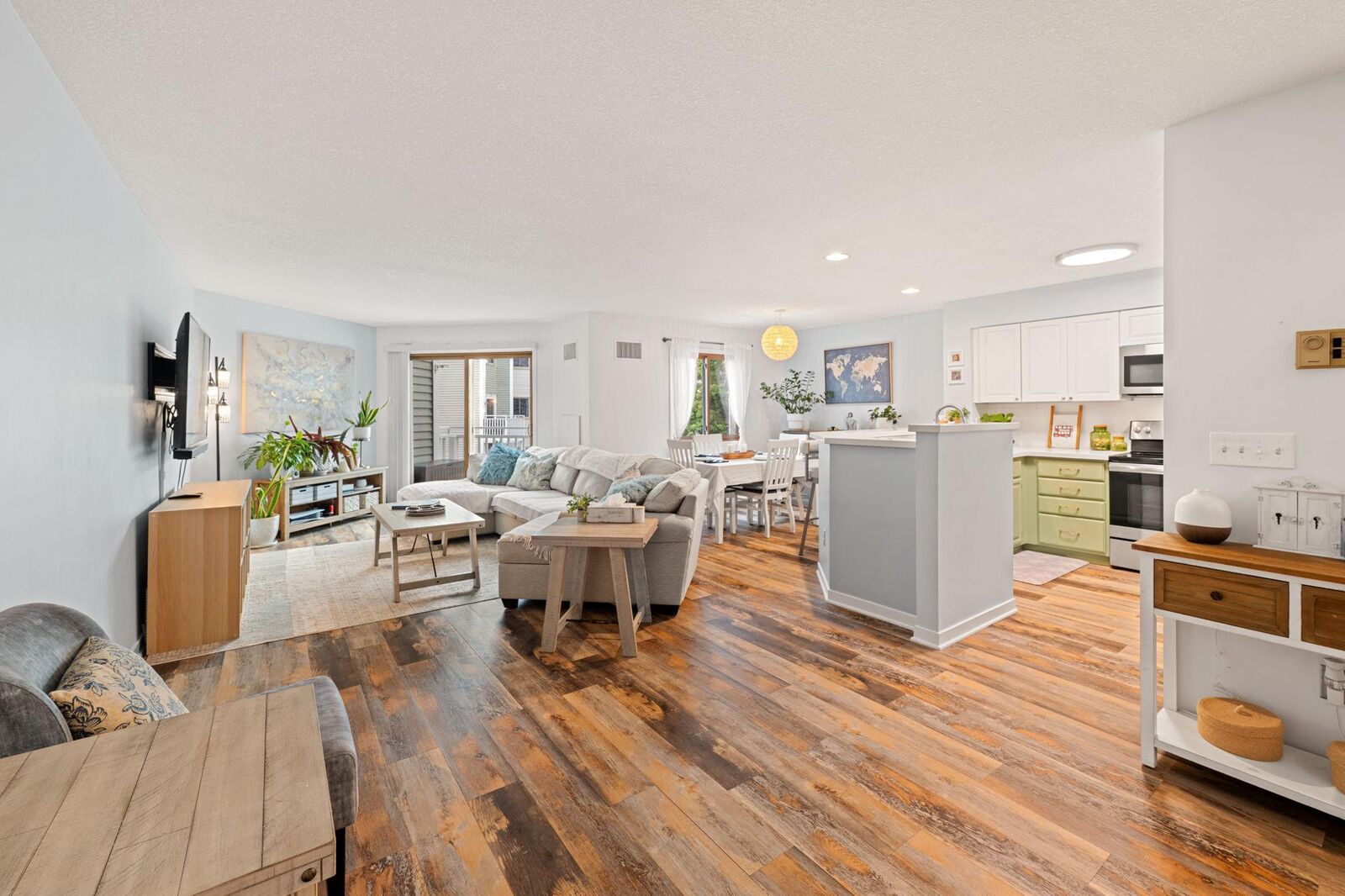 Property Photo: 1392 Carling Drive 305 MN 55108