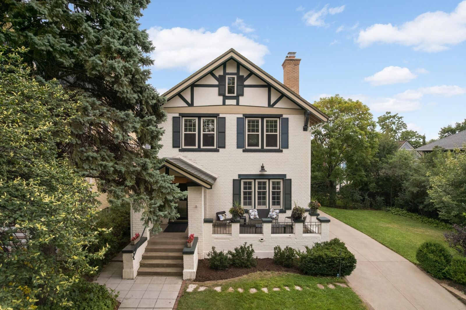 Property Photo:  904 Osceola Avenue  MN 55105 