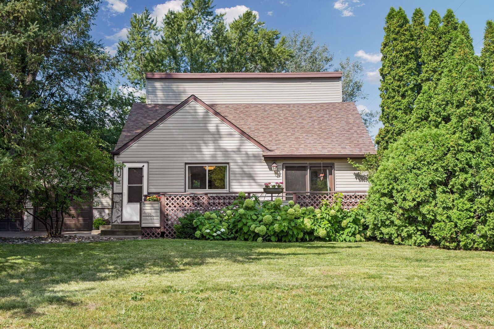 Property Photo:  5391 Raymond Avenue  MN 55112 