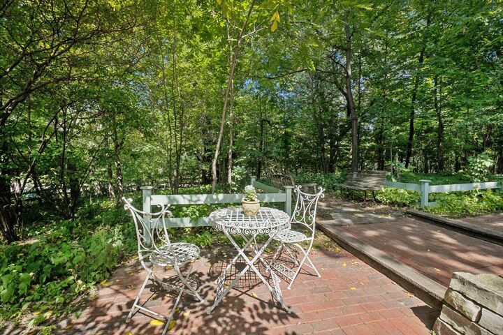 Property Photo:  15517 Excelsior Boulevard  MN 55345 