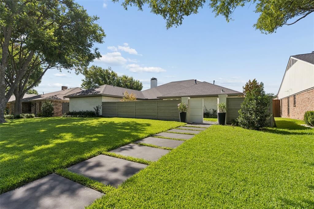 Property Photo:  1321 Chesterton Drive  TX 75080 