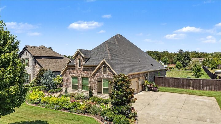 Property Photo: 502 Birkshire Road AR 72718