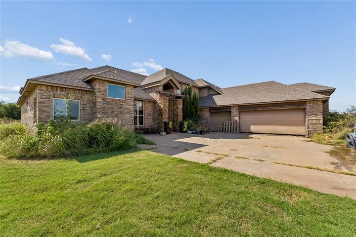Property Photo: 20897 Highlander Ridge Drive OK 73012