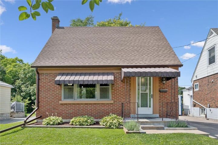Property Photo:  114 Lorne Crescent  ON N2M 3Y5 