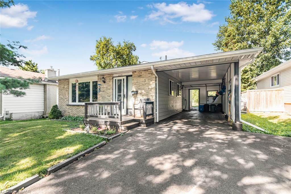 Property Photo:  2234 Sheffield Drive  ON L7P 2X1 