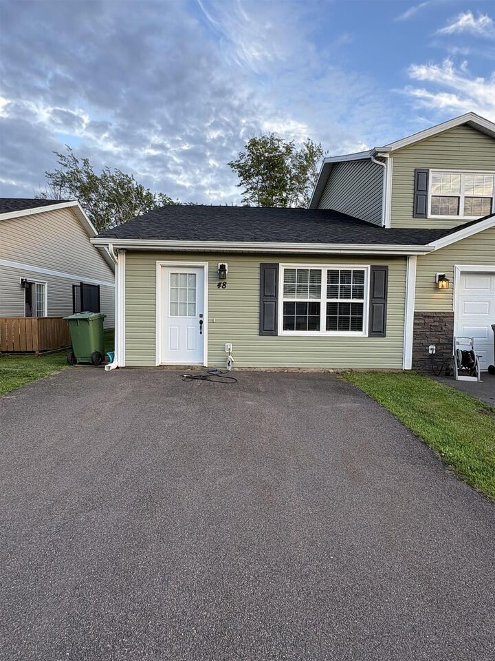 48 Autumn Lane — photo 1