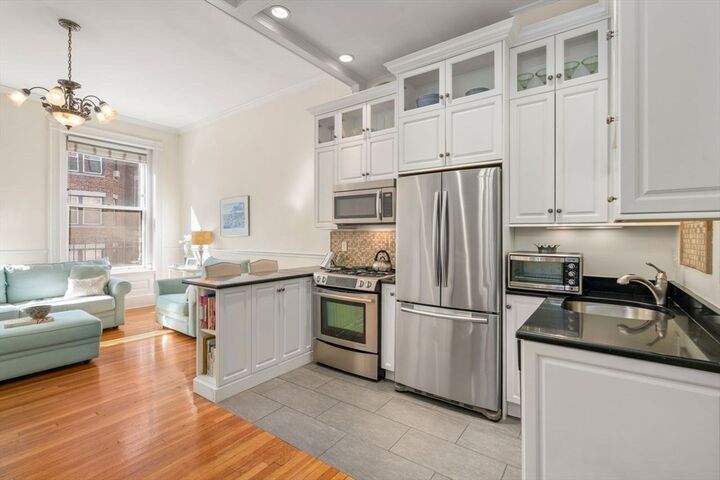 Property Photo:  400 Marlborough St 5  MA 02115 