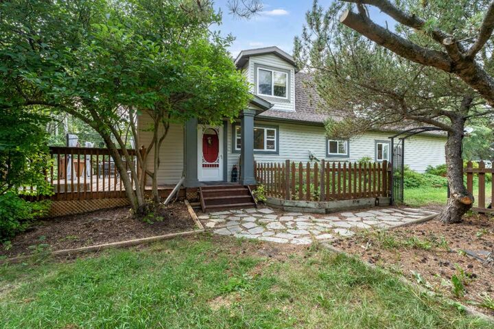 Property Photo: 262267 Township Road 264 AB T0M 1G0