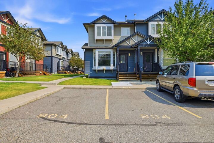 Property Photo: 2066 Luxstone Boulevard SW 904 AB T4B 0L1