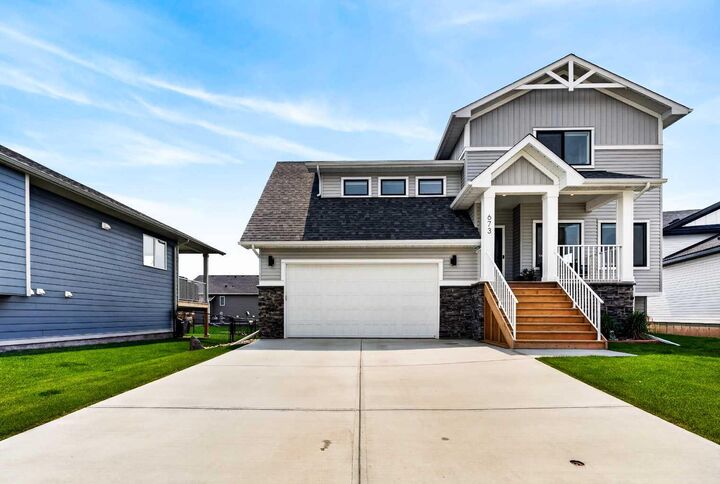 Property Photo:  673 Anderson Close NW  AB T0L 2A0 